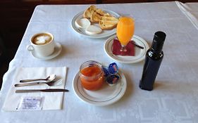 Hotel Matias